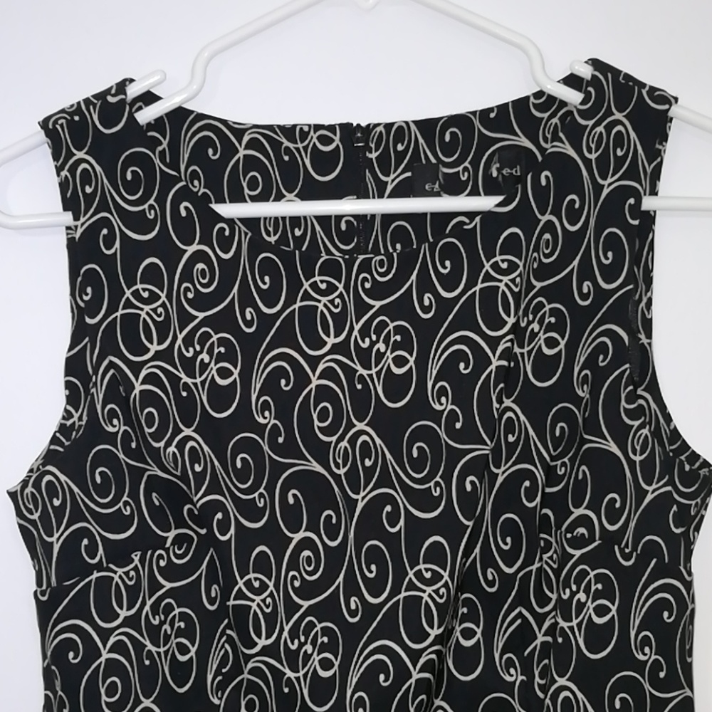 🖤Spiral Black Dress - Picture 3 of 8